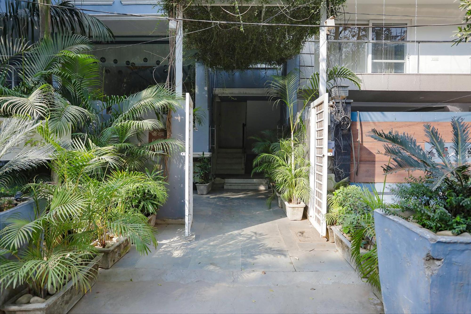 Fabhotel Jhs Studio Gurgaon Esterno foto