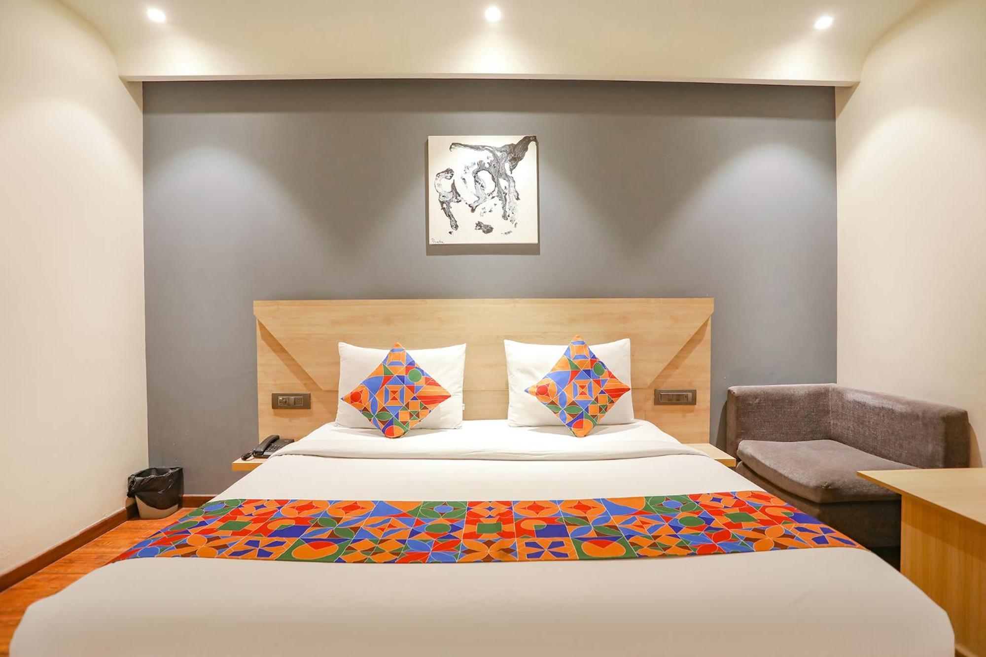 Fabhotel Jhs Studio Gurgaon Esterno foto