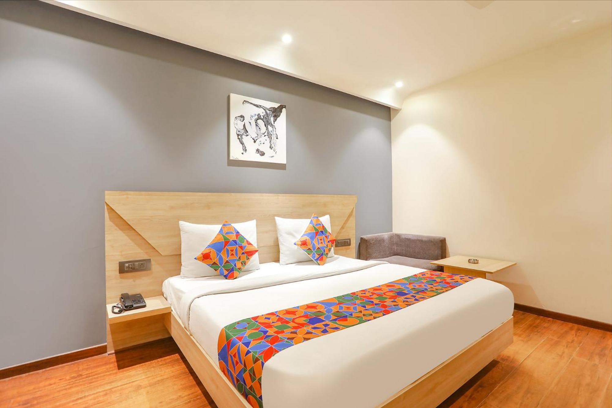 Fabhotel Jhs Studio Gurgaon Esterno foto